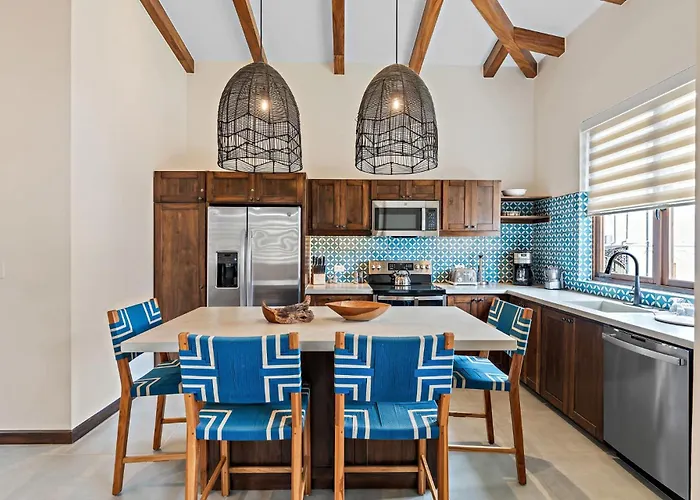 Stylish In The Heart Of Catalinas With Vibrant Design & Exclusive Club Access * Playa Danta