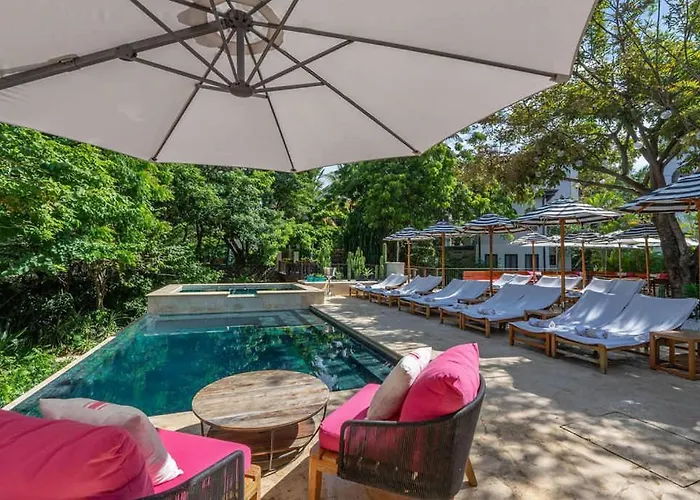 Stylish In The Heart Of Catalinas With Vibrant Design & Exclusive Club Access *
